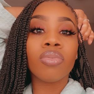 Meet your Posher, Jazmine